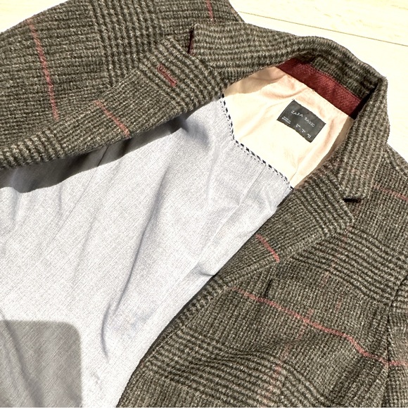 Zara Basic Women’s Plaid Blazer - Picture 5 of 6